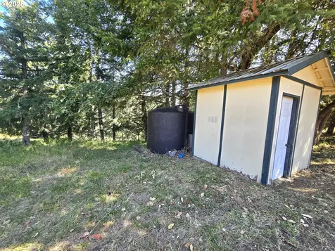 290 Bentridge Road Oakland OR 97462