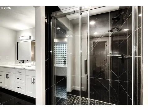 8885 SW Whitepine Lane Portland OR 97225