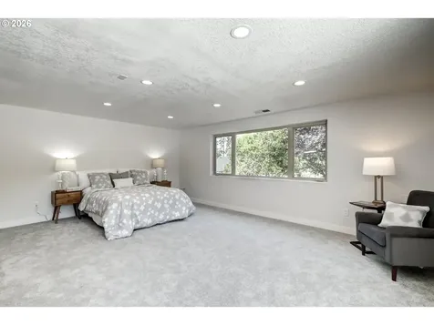 8885 SW Whitepine Lane Portland OR 97225