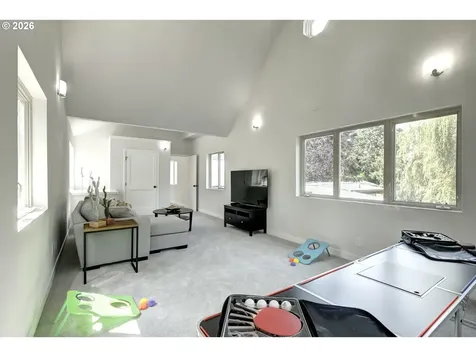 8885 SW Whitepine Lane Portland OR 97225