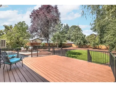 8885 SW Whitepine Lane Portland OR 97225