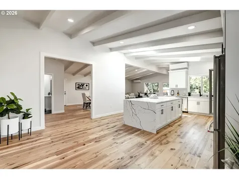 8885 SW Whitepine Lane Portland OR 97225