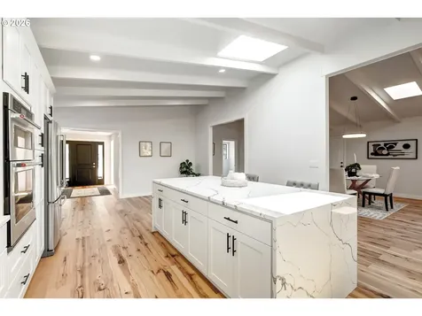 8885 SW Whitepine Lane Portland OR 97225
