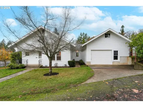 619 B Street Silverton OR 97381