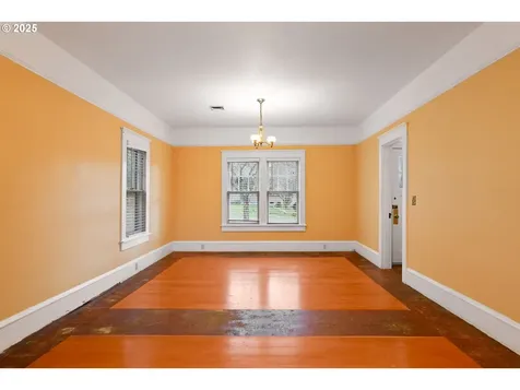 619 B Street Silverton OR 97381