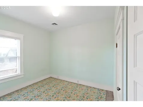619 B Street Silverton OR 97381