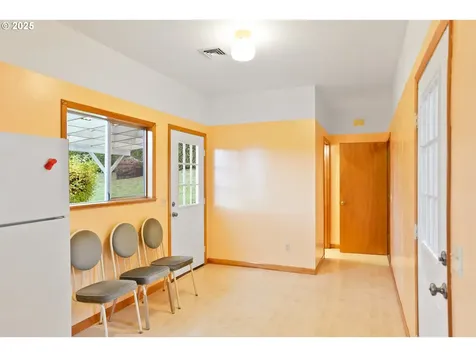 619 B Street Silverton OR 97381