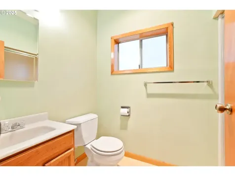 619 B Street Silverton OR 97381