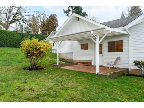 619 B Street Silverton OR 97381