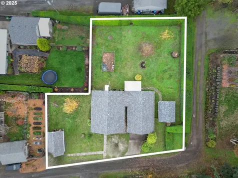 619 B Street Silverton OR 97381