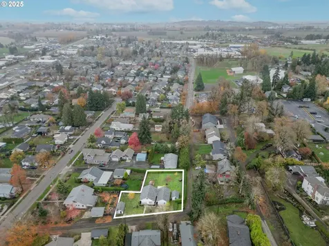 619 B Street Silverton OR 97381