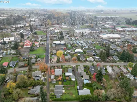 619 B Street Silverton OR 97381