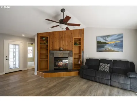 17295 Hanneman Court Gladstone OR 97027