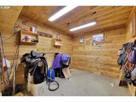 37410 Hills Creek Road Springfield OR 97478