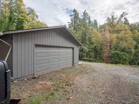 15981 S Neibur Road Oregon City OR 97045