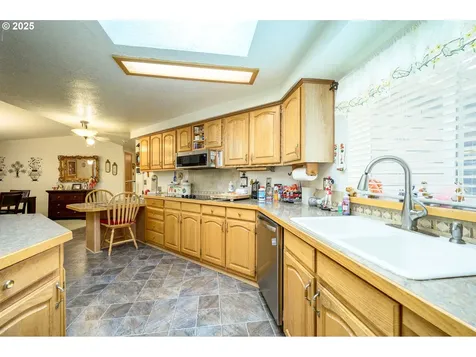 1412 NW Wallace Road Mcminnville OR 97128