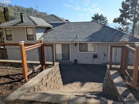 1006 Woodwillow Drive Roseburg OR 97471