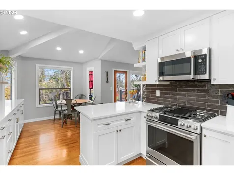 4674 SW Flower Place Portland OR 97221