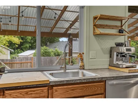 4895 SW 189th Court Beaverton OR 97078