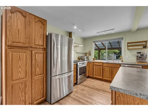 4895 SW 189th Court Beaverton OR 97078