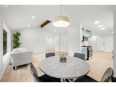 9451 SW Hume Court Tualatin OR 97062
