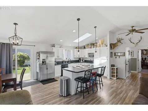 165 SW 12th Avenue Canby OR 97013