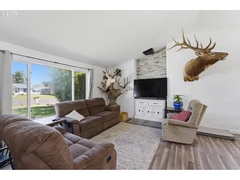 165 SW 12th Avenue Canby OR 97013