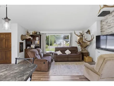165 SW 12th Avenue Canby OR 97013