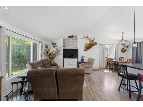 165 SW 12th Avenue Canby OR 97013