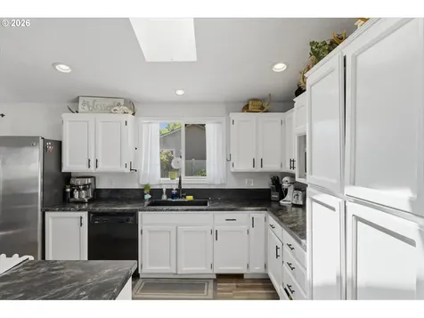 165 SW 12th Avenue Canby OR 97013