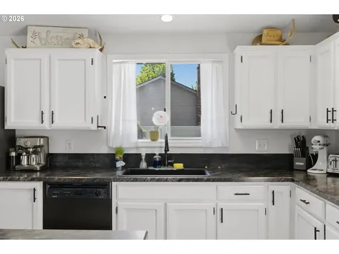 165 SW 12th Avenue Canby OR 97013