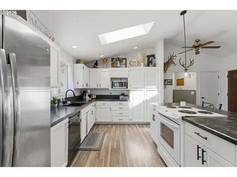 165 SW 12th Avenue Canby OR 97013