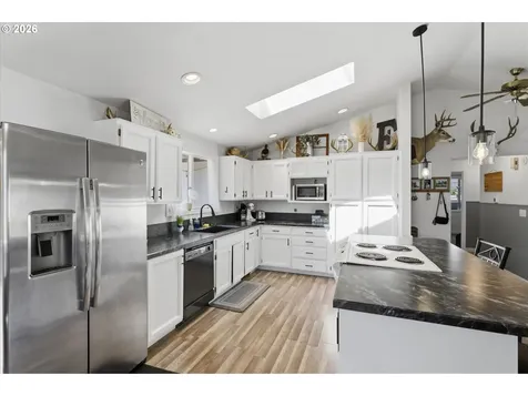 165 SW 12th Avenue Canby OR 97013
