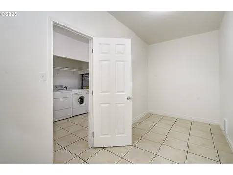 132 N Maple Street Kelso WA 98626