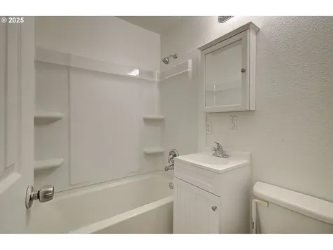132 N Maple Street Kelso WA 98626