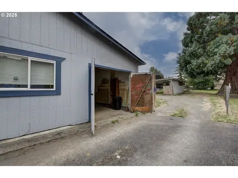132 N Maple Street Kelso WA 98626