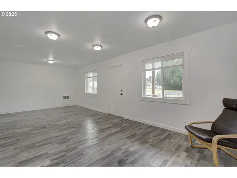 132 N Maple Street Kelso WA 98626