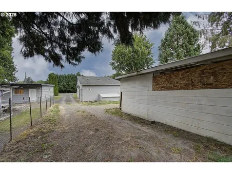 132 N Maple Street Kelso WA 98626