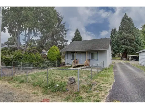 132 N Maple Street Kelso WA 98626
