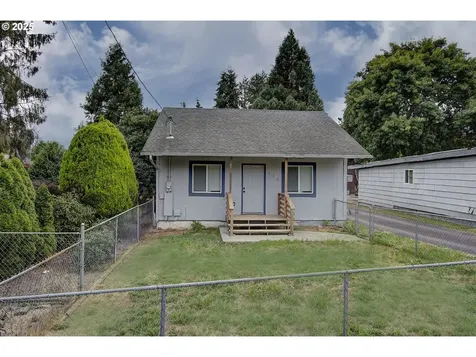 132 N Maple Street Kelso WA 98626