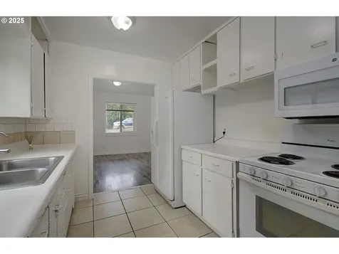 132 N Maple Street Kelso WA 98626