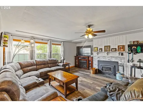 1311 Willow Street Myrtle Point OR 97458