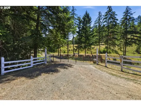 1060 Murdock Drive Oakland OR 97462