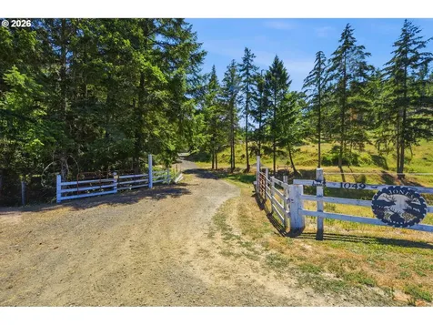 1060 Murdock Drive Oakland OR 97462