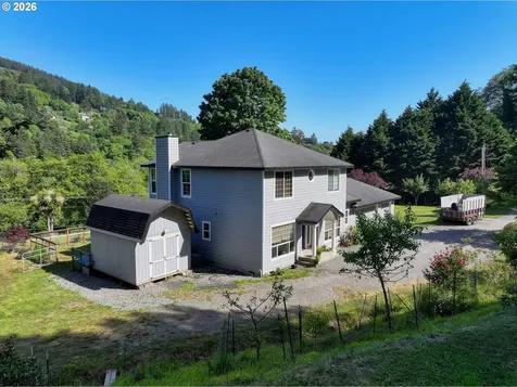 16711 Thompson Road Brookings OR 97415
