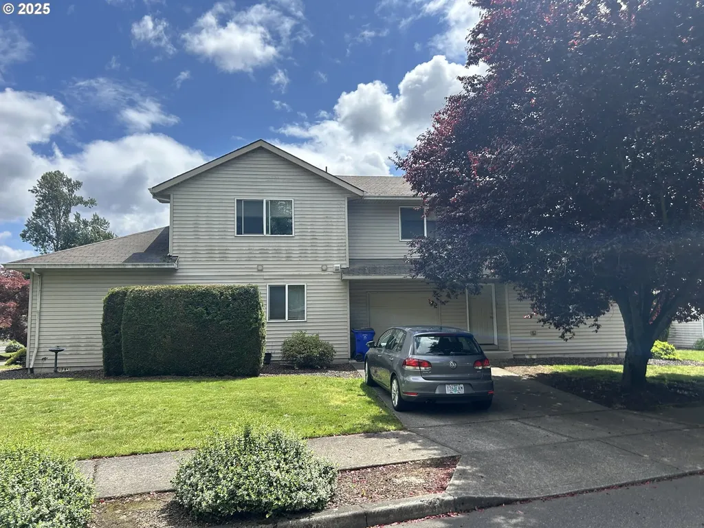 1042/1108 NE Lija Loop Portland OR 97211