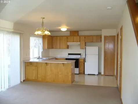 1042/1108 NE Lija Loop Portland OR 97211