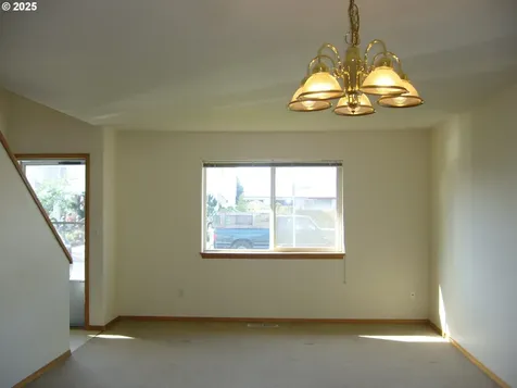 1042/1108 NE Lija Loop Portland OR 97211