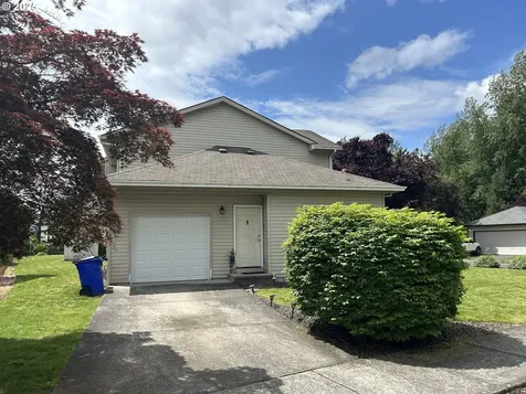 1042/1108 NE Lija Loop Portland OR 97211