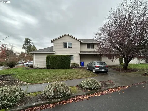 1042/1108 NE Lija Loop Portland OR 97211